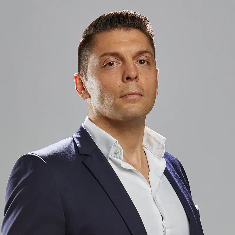 Илия Василев