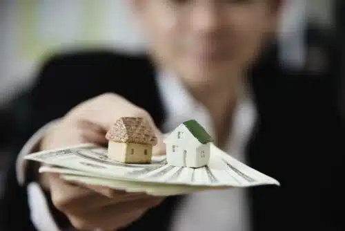 Какъв е профилът на купувача на имот ново строителство с ипотечен кредит днес? 