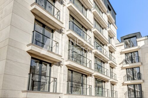 Престижна сграда в сърцето на София